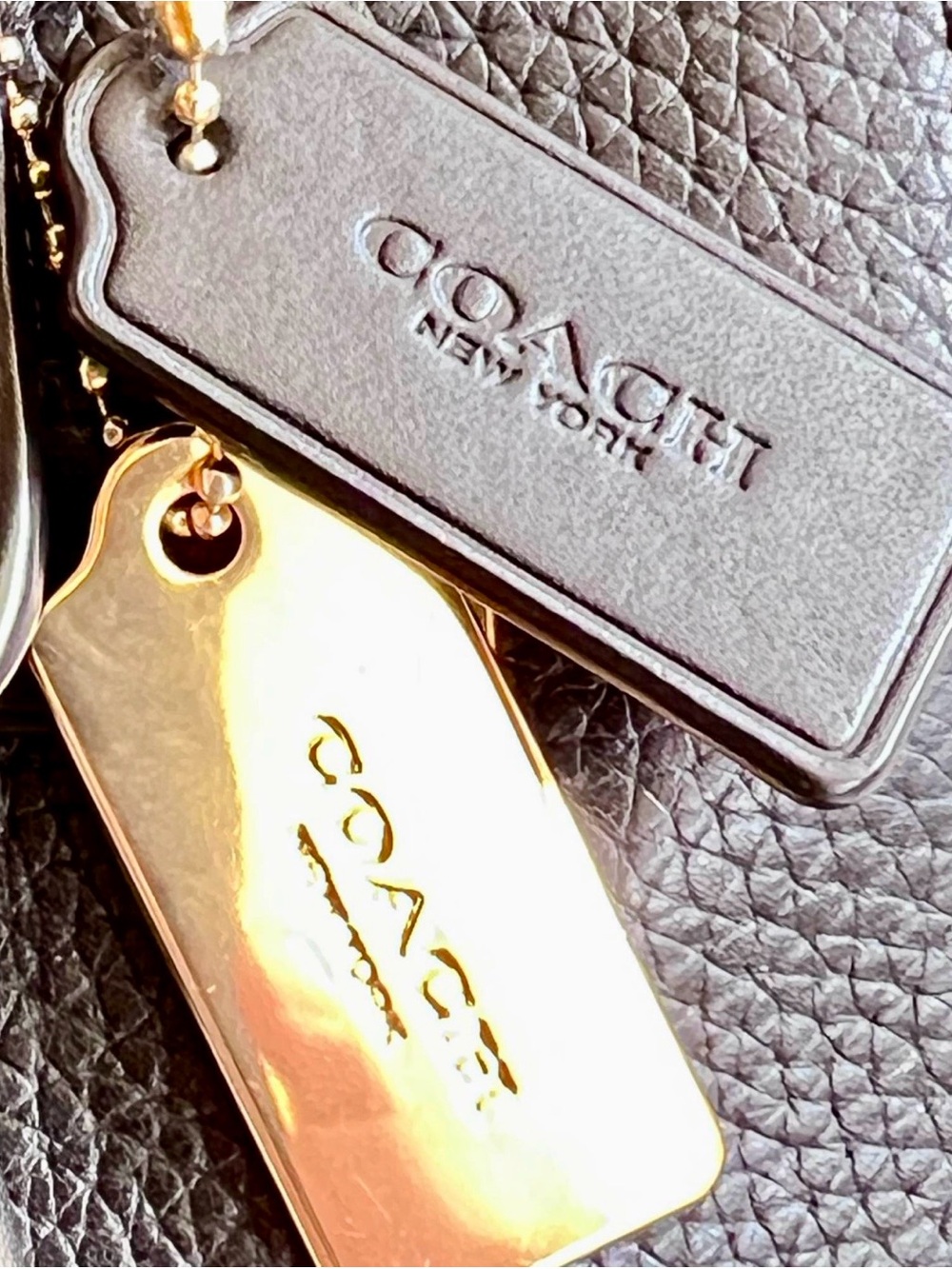 COACH Swagger 27 Carryall Satchel | Black Pebbled Leather | Like New | Dust Bag - Picture 4 of 7